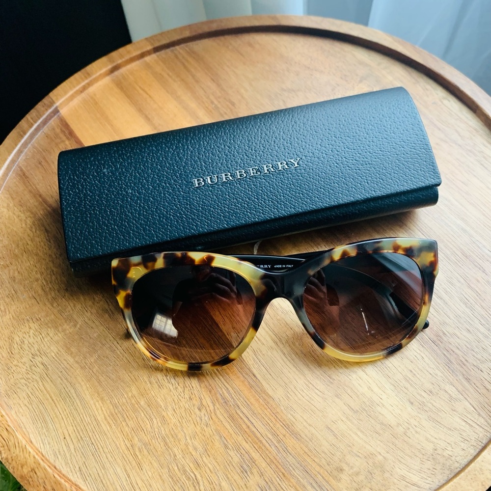 Burberry Tortoise Shell Round Sunglasses B4156